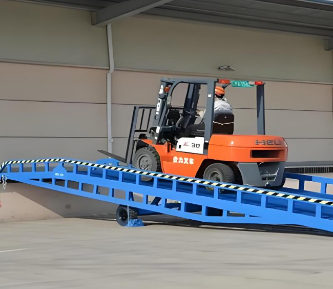 敖汉移动式卸货平台（叉车用）